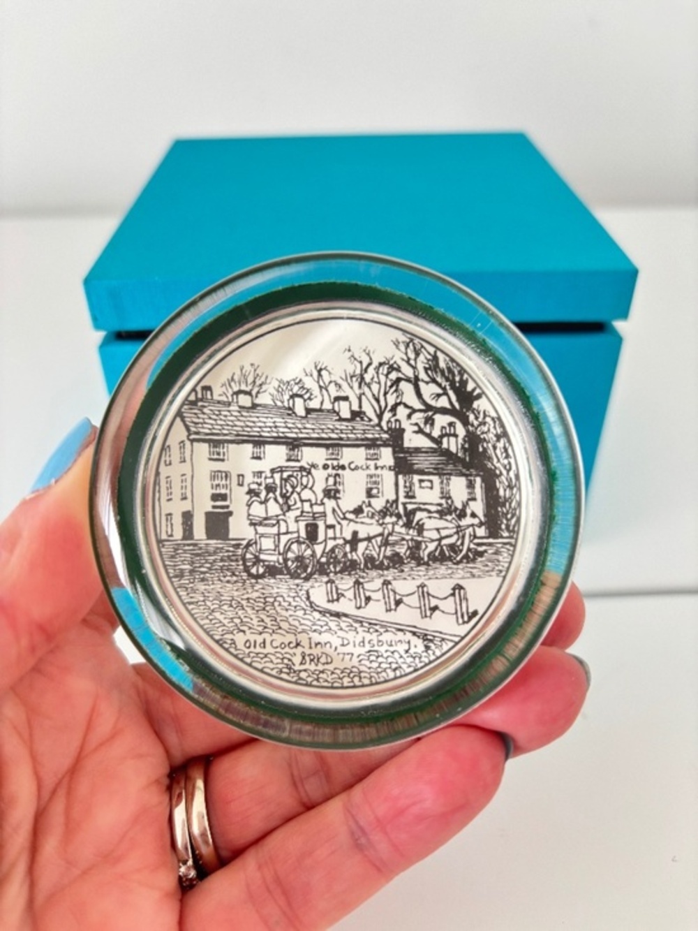 Vintage glass paperweight Ye Olde C$ck Inn Didsbury 8RKD 77 felt bottom